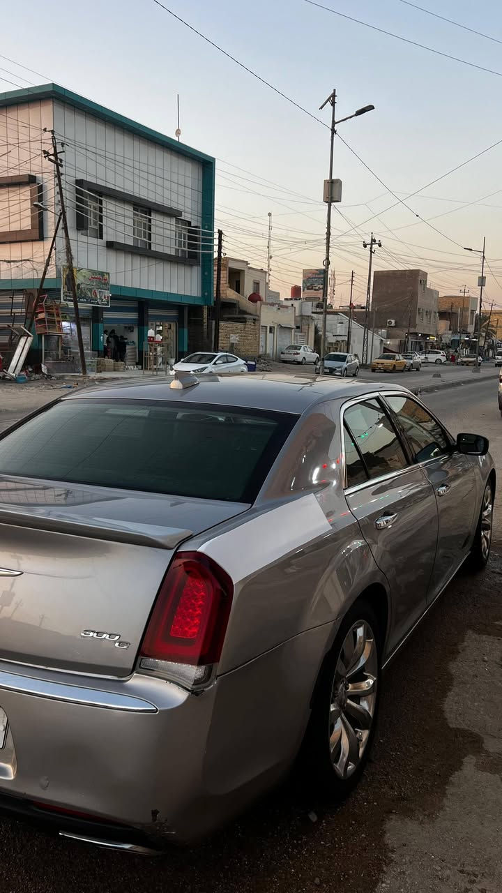 سلام عليكم اوباما مديل 16 معلايه 22 سي فول كشن حضن تبريد برده وره مواصفات اهواي بيها صبغ جملغ لخلفي فقط سياره بسمي تصال او خاص ***********
