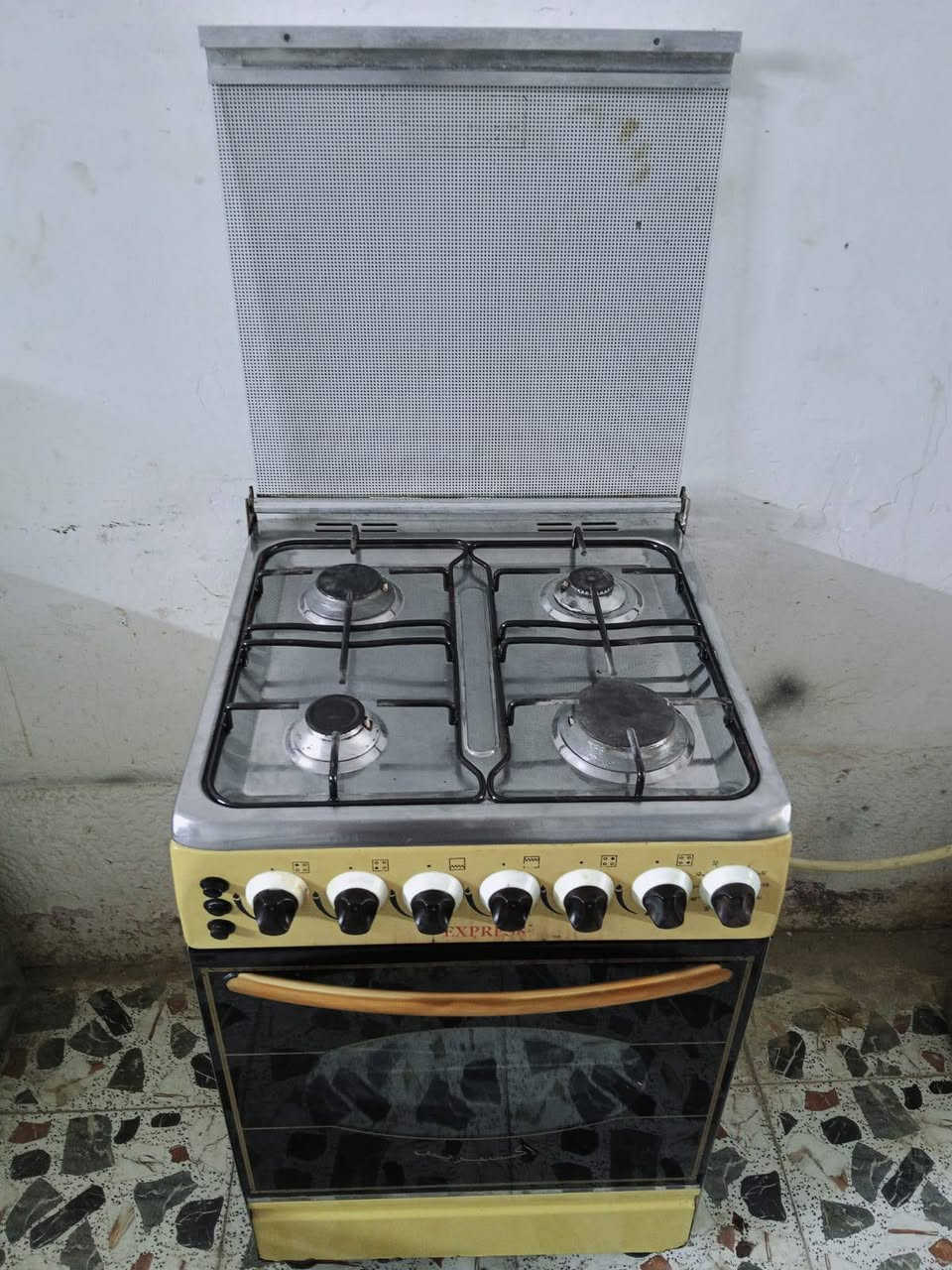 طباخ للبيع جديد استعمال قليل فرنه فوك وجوة شغال واظح بصور


**إذا كنت صاحب هذا الإعلان وتريد حذفه لأي سبب، رجاءا أرسل رسالة إلى الدعم الفني**