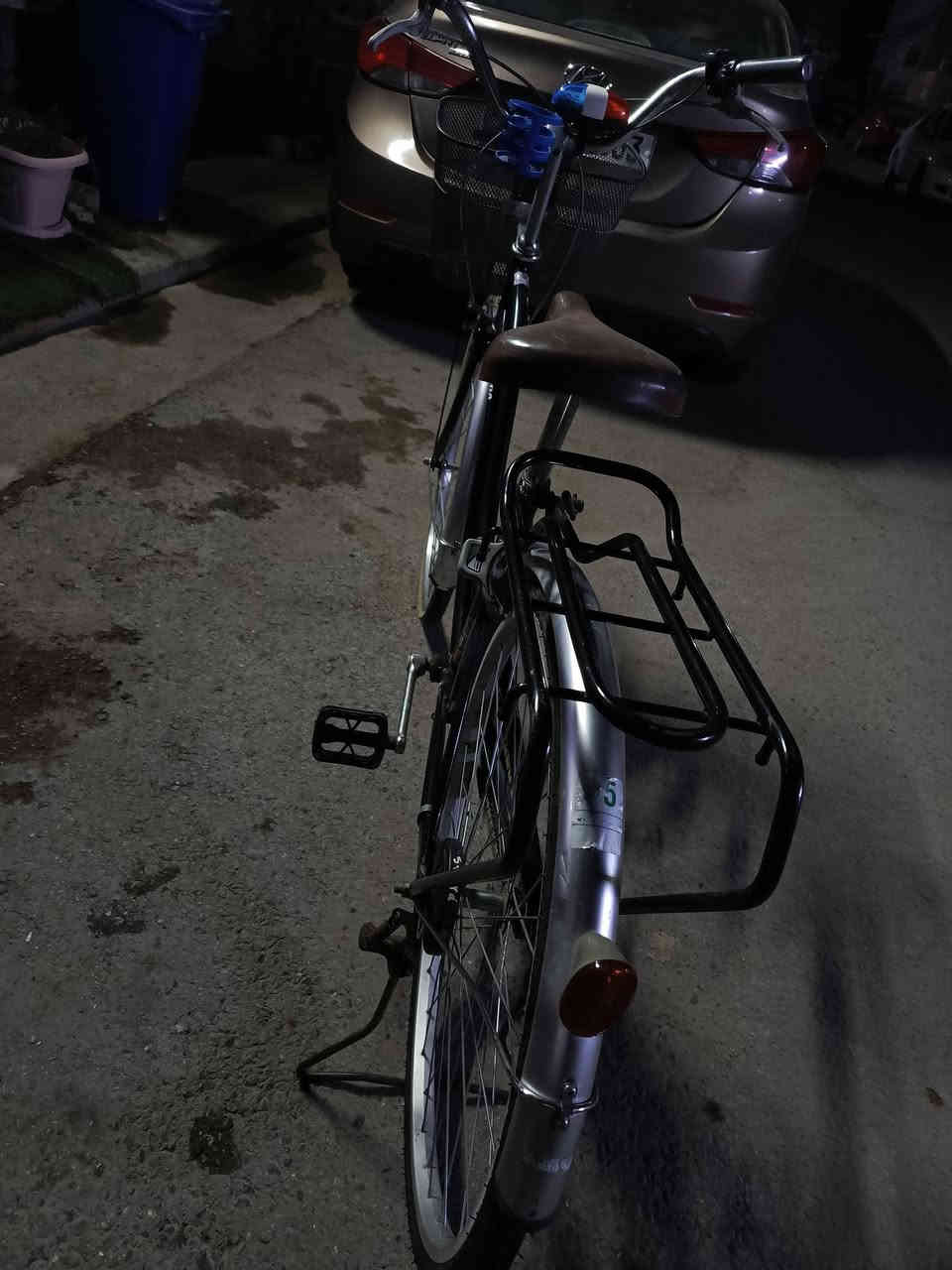 سلام عليكم بايسكل نضيف حاوية السعر 110وبي مجال حك الجية مكاني كربلاء حي المجتبى قرب المستوصف لاستفسار اتصل على الرقم ***********
