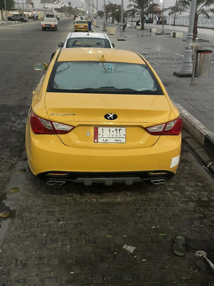 السلام عليكم اخوان سياره سوناتا للبيع مديل 2011 السياره حلوه ونضيفه صبغتهة جديده و دواخل جدد وحداده نضيفه السياره وارد امريكي مكينه 2400 راعي السياره ناصريه و السياره موجوده بالبصره ابو الخصيب البهادريه السعر المطلوب 88 وبيهة مجال قليل بخدمة الطيبين للتواصل الاتصال على الرقم ***********
