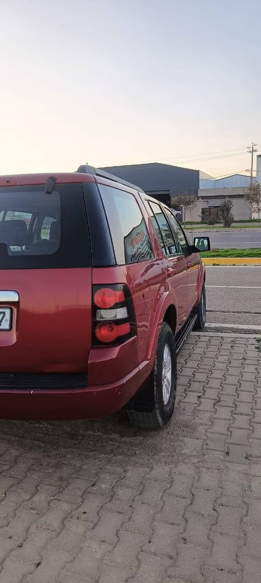السلام عليكم
فورد اكسبلور أمريكي 2010
محرك 4000(4.0L) 6 سلندر
رقم سليمانيه هزه سنويه جديده 
مواصفات 
داخل اسود
تك اكسل
حساس خلفي
تبرد مركزي
 تحكم ستيرن
5 راكب
كهربائيات كله شغال
سياره جديده بمعنى الكلمه جاهزه بدون نقص بدون مصرف 
محرك كير صدر كله مكفول 
مكاني كركوك. سرجنار
السعر 100 
شرط تحويل و غرامه
***********
