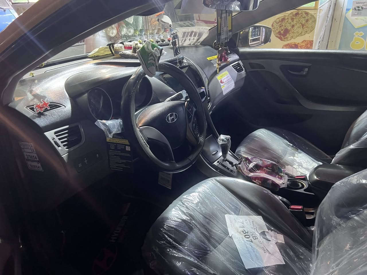 السلام عليكم لبيع النتره موديل 2013 سياره مكفوله من تبديل وضربه كليت امريكا مكينه 1800 سياره جديده معنا الكلمه  السعر 107 وبيه مجال لطيبين اعوان بغداد البلديات***********
