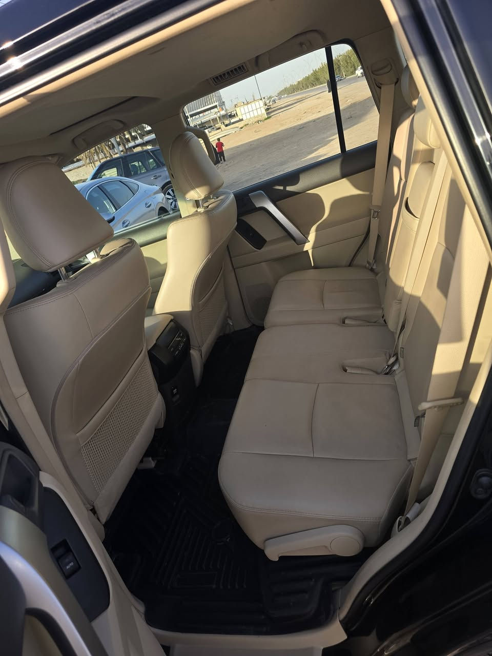 برادو 2023 
ساز TXS 
مكفوله 
ماشيه 57الف 
السعر 45 الف 
مكان السيارة الطارمية  
الاتصال ***********
***********
