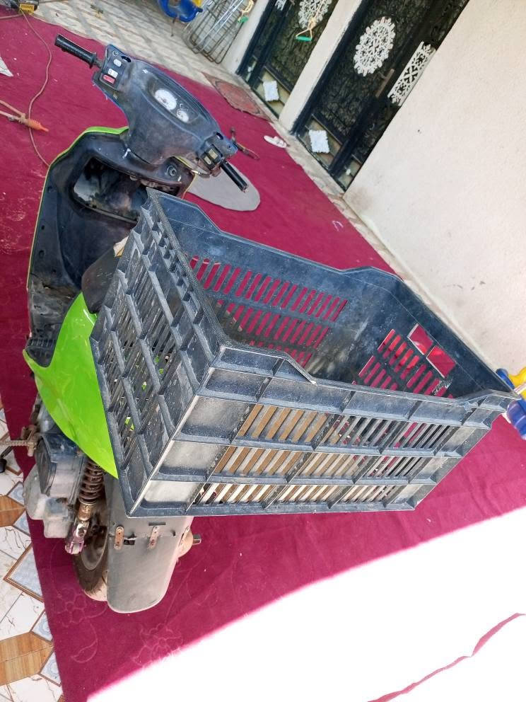 دراجه فراشه نثيه شغاله بيهه صوت كزوز اضن كعكه دراجه مال مسواك شغل واطلع ما توكفك بشارع كابريته بلاديه تايرات جدد بريكات شغاله عينه شغاله لايت شغال سعر ١٥٠  كوم حديد مكان شط العرب جزيره جويمه *********** شراي بخدمته 
*********** البصرة, العراق
