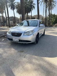 النتره موديل 2009 خليجي مكينه ٢٠٠٠ سلايت بيه صبغ جاملغ خلفي  وباب لكدا...