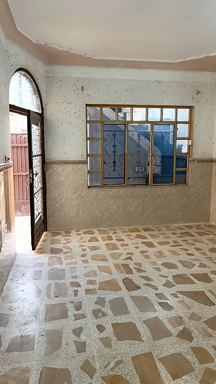 دار للايجار طابق ارضي حي سومر بالقرب من 
مولده العساف مساحة الدار 120متر 
غرفتين نوم  هول حمام مطبخ استقبال 
 بدل الايجار/300/الف
للاستفسار الاتصال على الرقم 
***********
