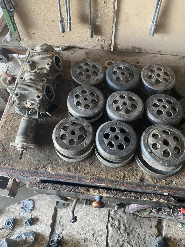 السلام عليكم كلجات ماكس للبيع وكابريترات وماكنيت  كورات وسلف السعر خاص الهاتف ***********
