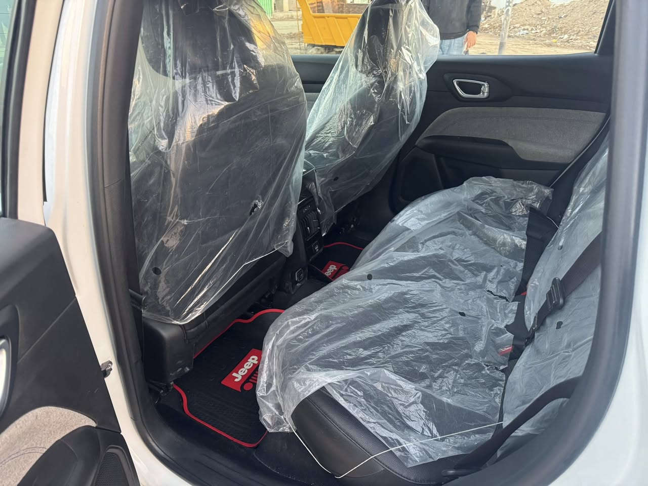 🔹 للبيع جيب كمباس 2024
ماشيه 30 الف 🔹
السعر 155 بيه مجال 

🚙 Jeep Compass موديل

🎨 اللون: ابيض صدفي  (SILVER)

⚙️ 

⛽ الوقود: بنزين

🚘 نظام الدفع: 4×4 مع دفع أمامي

📍 الموقع: ذي قار الشطره

📌 تترقم جميع المحافظات

🔧 الأضرار السابقة:

فقط بنيد 

✅ مصلحة بالكامل 

✨ الدواخل والمواصفات:

شاشة وسطية

تحكم من المقود

تكييف ممتاز

السيارة مرتبة وجاهزة للاستخدام

📞 للاستفسار والاتصال:***********
