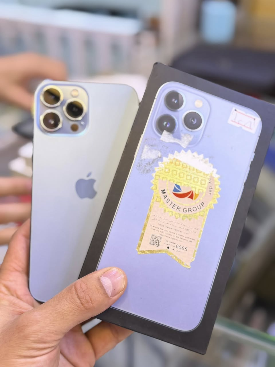 ايفون 13 بروماكس ضمان وكاله ماستراصلي
ذاكره 128 بطاريه 90  
نضافه 💯💯 جهاز لا مفتوح 
ولا مصلح ضمان من مركز وين ميعجبك افحص ملحقات كامله 
السعر 650 الف قفل العنوان بغداد البياع شارع عشرين 
 🟦🟦 متوفر اقساط على مصرف الرافدين فقط 👉 
هاتف ***********📞📞
هاتف ***********📞📞
