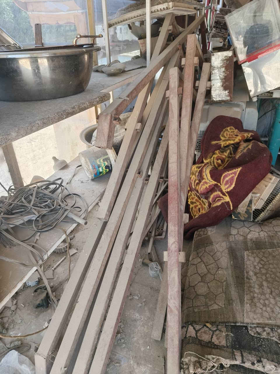 خيمة حديد وجادر للبيع 
طول ٨ وعرض ٤ ونص
الجادر جديد ياباني مستخدم 7 ايام فقط 
المكان بابل
للاستفسار
***********
