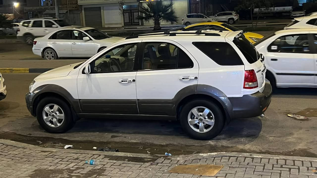 سلام عليكم سورنتو موديل 2007 خليجي سياره جاهزه من كلشي بدي كفاله عامه مكينه وكير وتبريد كهربائيات كفاله رقم بصره سعر 98وبيه مجال مكاني بصره رقم هاتف ***********. مكلف بل نشر
