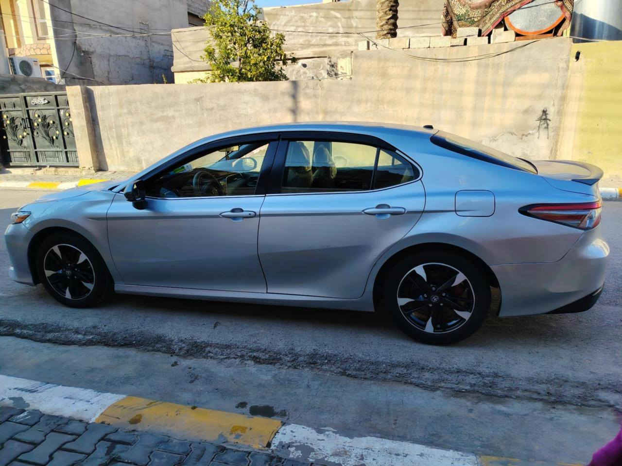 السلام عليكم البيع كامري موديل2018 رقم بغداد الجديد و بسمي السياره   حادث جاملغ وصندوك خلفي موصفات شاشة تحكمات ستيرن رادرات بدون يرباك حساسات مكان ديالى السعر 170 رقم ***********
