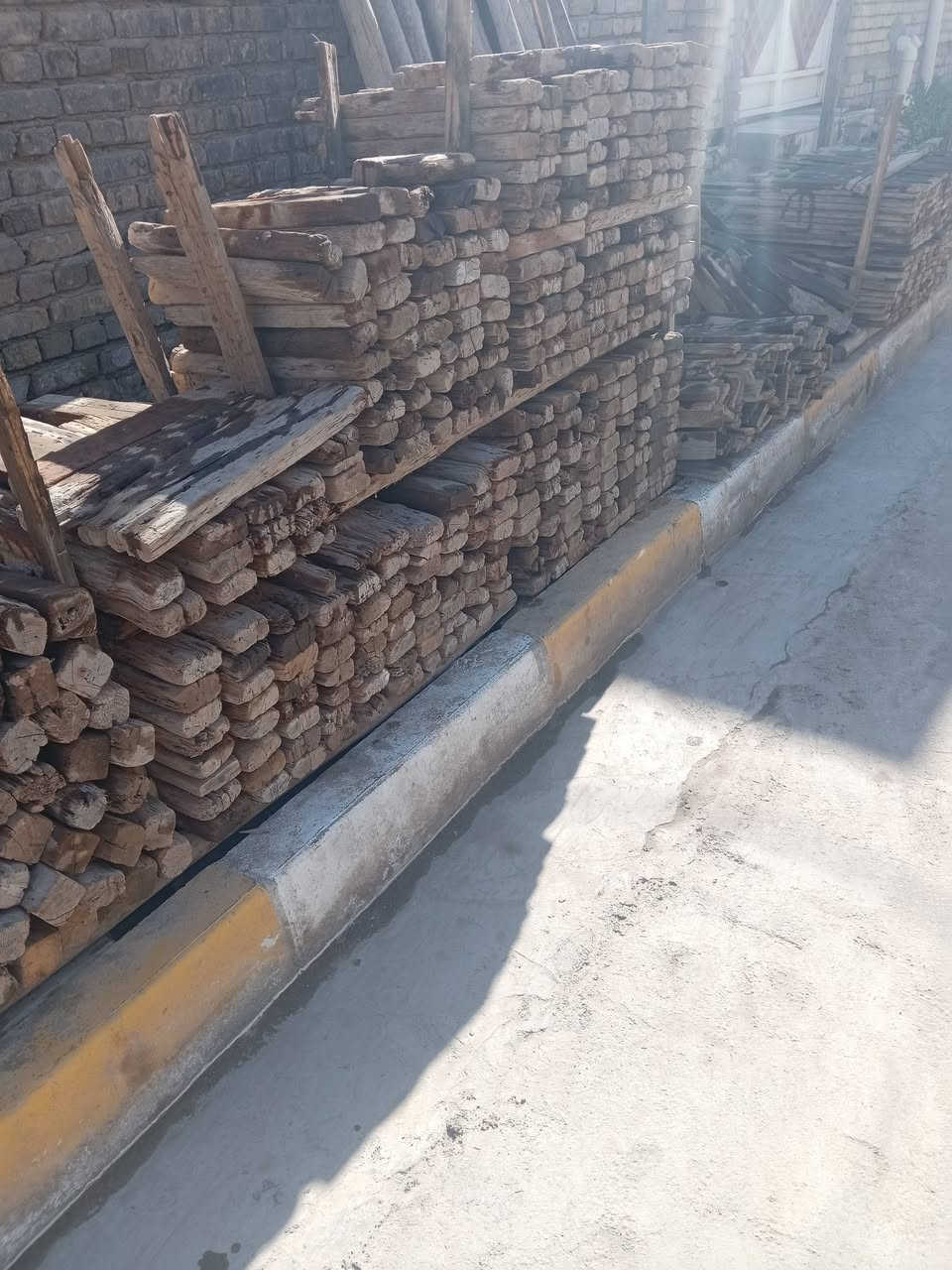 السلام عليكم مقاصر العدد ثلاث مكعب العنوان الشطره وهذا رقم تليفوني ***********
