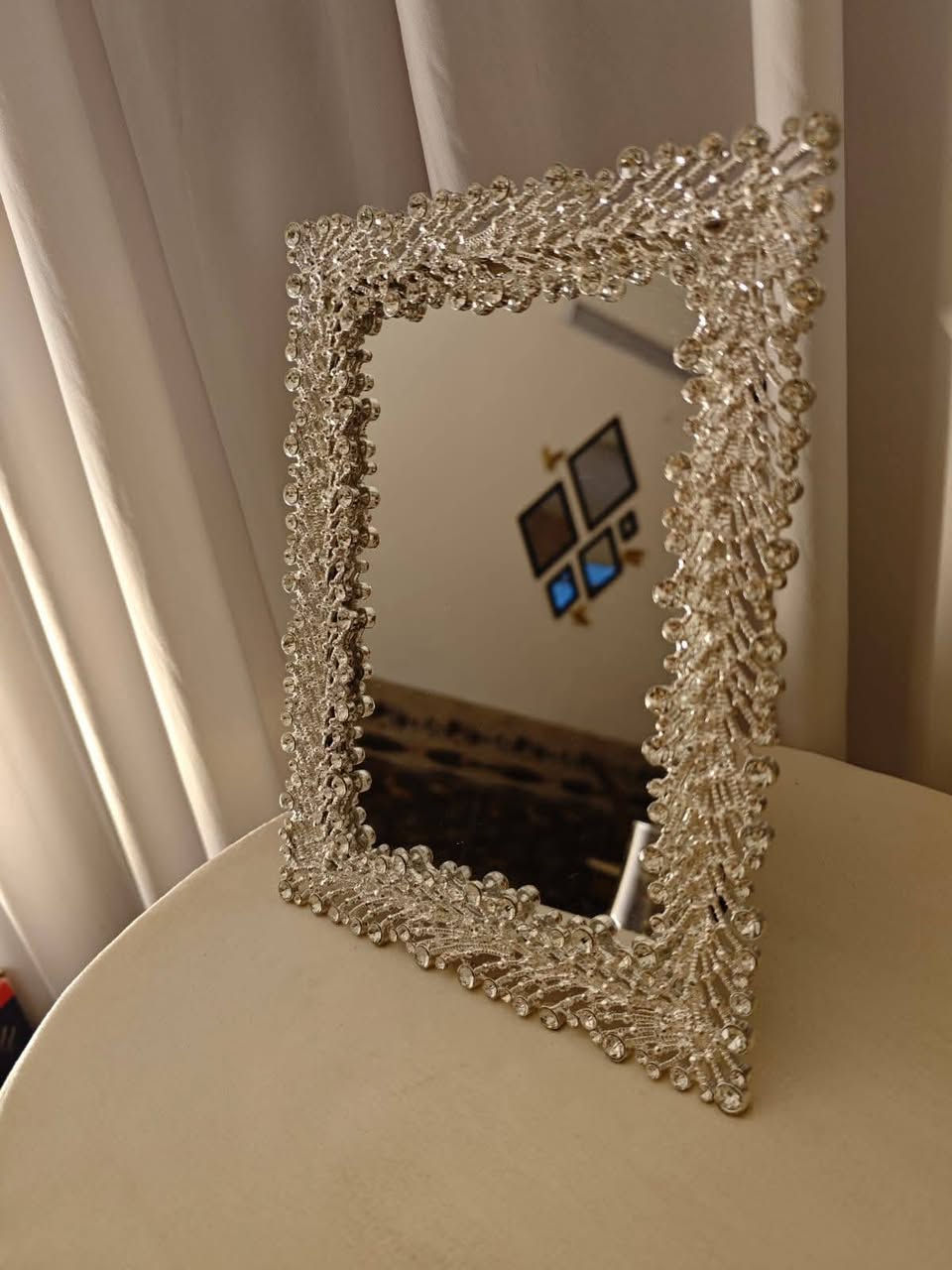 في لحظة الخطوبه كل شي لازم يكون راقي، ناعم، ومليان إحساس.
وإحنا بخدمتچ نصمّم كوشة تخاطب روحچ قبل ذوقچ 🤍✨

🎀 تصاميم Handmade بتفاصيل ناعمة
🌸 ورد مُنسّق بذوق رقيق يكمّل جمال المكان
✨ تناغم بالألوان… وإضاءة هادئة تخلق جو ملك

احجزي كوشة حلمچ، وباقي التفاصيل علينه 
للحجوزات والاستفسار – راسلينا على الخاص او واتساب ***********
