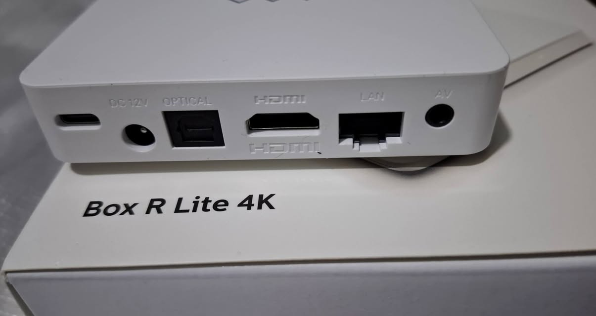 السلام عليكم
تي في بوكس  Homatics 4k
Android TV 12 الرسمي
- معالج Amlogic S805X2 
 -(RAM) 2 كيكابايت
- ذاكرة 32 كيكابايت -منفذ لبطاقات MicroSD  لتوسيع الذاكرة الداخلية
- منفذ USB Type-C واحد منفذا USB 2.0
 واي فاي 5 
- مدخل ايثرنت 
 بلوتوث 5.0 
استخدام بسيط 
السعر 75 الف


**إذا كنت صاحب هذا الإعلان وتريد حذفه لأي سبب، رجاءا أرسل رسالة إلى الدعم الفني**