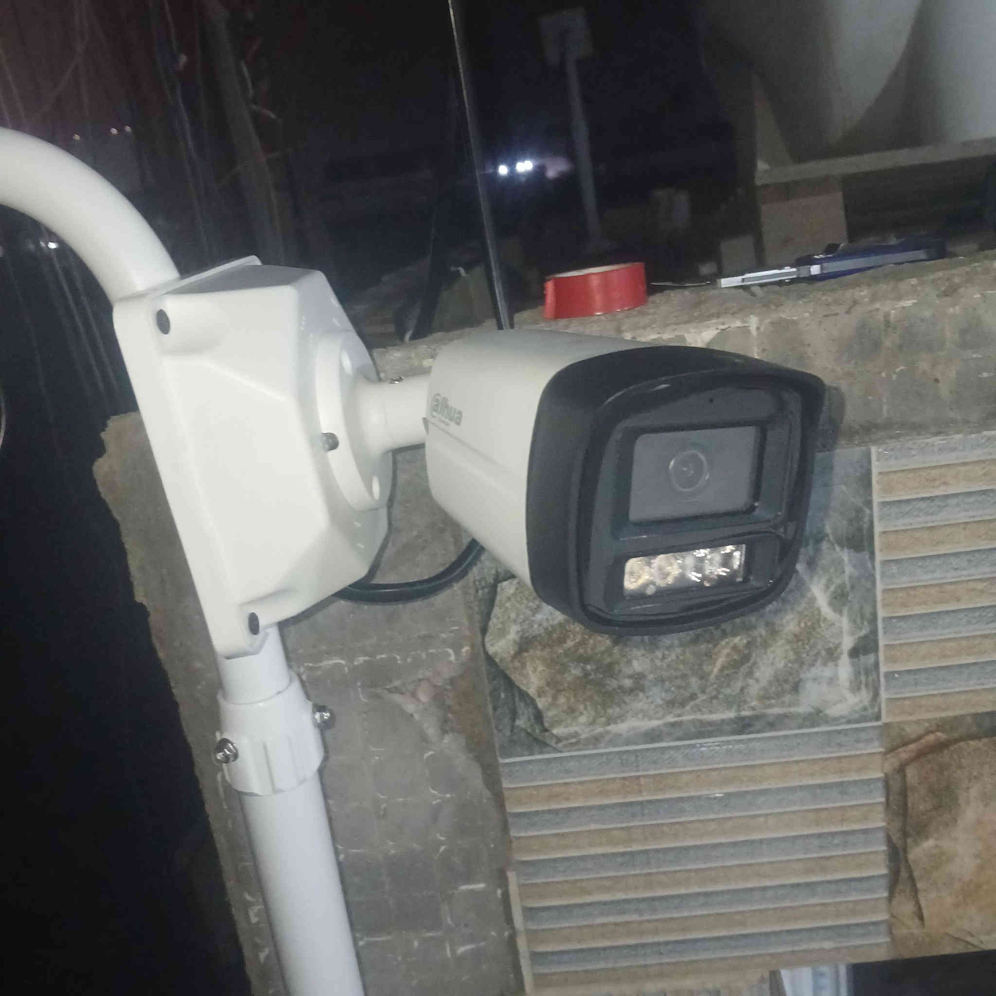 حلوه القناعة الي تخليك تشوف كلشي خير من الله💞 
عمل وتجهيز كافة انواع الكاميرات وربطها علئ الهاتف الذكي .بكادر عمل مميز  وبانسب الأسعار حصن وامن ع منزلك ومكان عملك بكامرات الاعلئ وضوحا. العنوان .السده المفرق.للاستفسار الاتصال على***********،
والثاني واتساب*********** متواجد دائما كل الي عليك تواصل ويانه والباقي علينه
