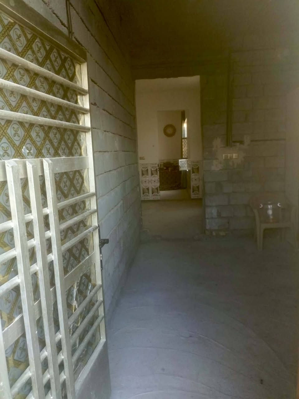 الـسلام عـليكم 
يـتوفـر بـيت مـساحه 150زراعيي  بـناء حـديث يـحتوي ع غرفه نـوم وصـاله ومطبخ وستقبال يتوفر جميع الخدمان ماء كهرباء خط سحب تبليط 
العنون التاجي مقابيل معسكر التاجي منطقه الملاحمه يبعد عن طريق بغداد الدولي 200 متر 

الاستفسار ع الرقم ***********
