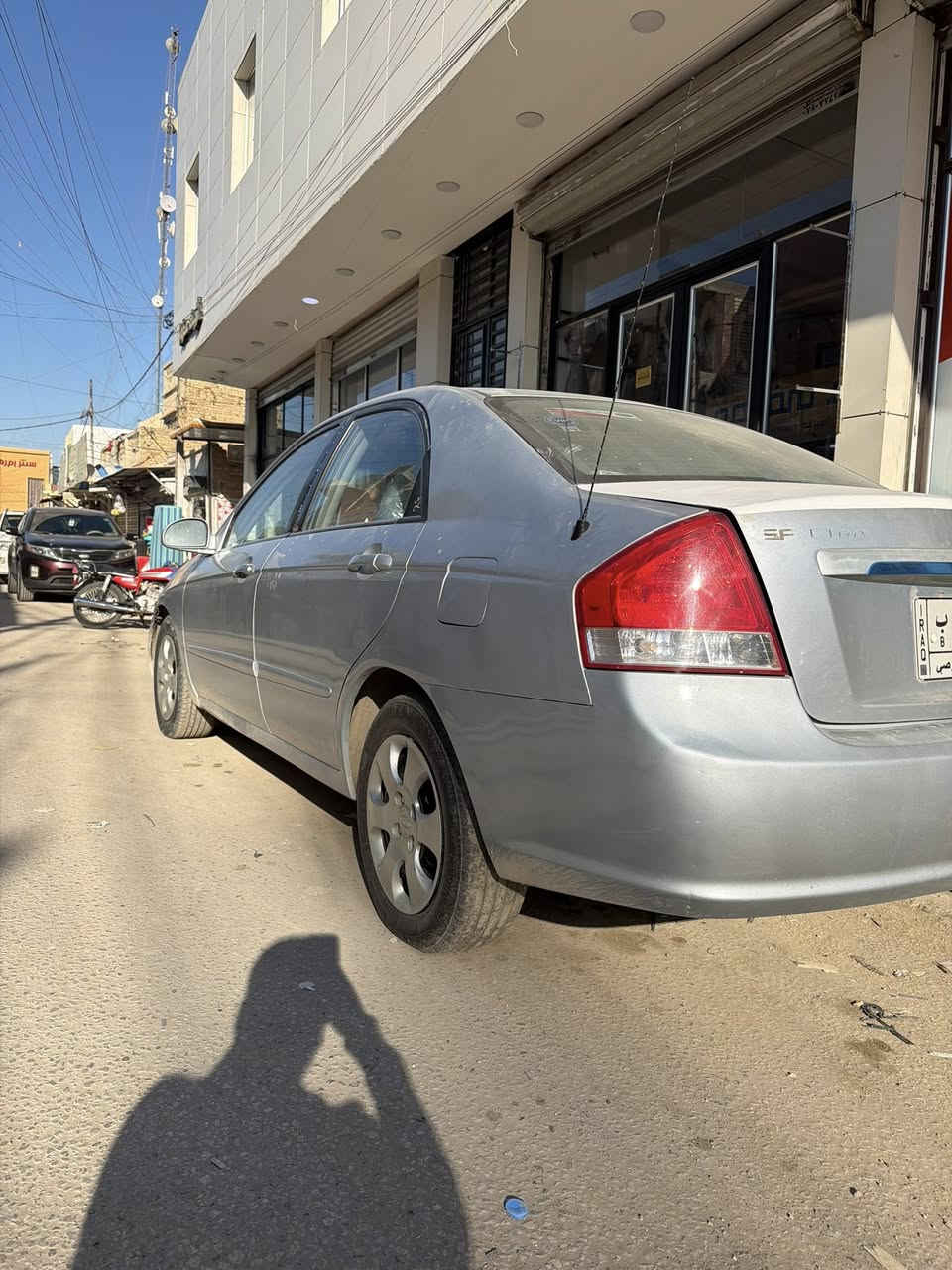 السلام عليكم
كيا سبكترا موديل 2007 رقم بغداد محرك 2000 بيها اربع قطع صبغ مكان السياره بالحله السعر 83 وبيها مجال 
***********
