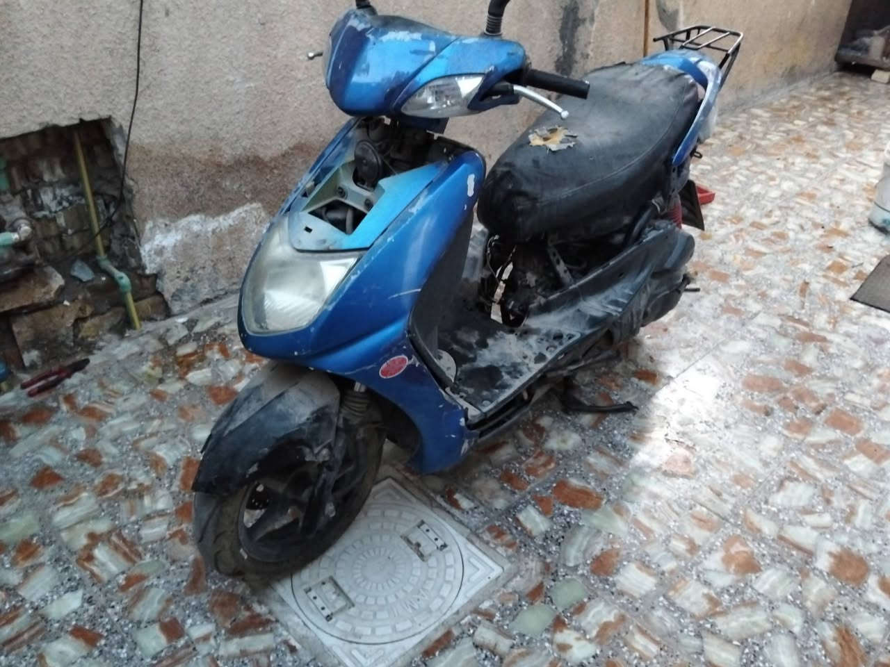 السلام عليكم درجه سكنس فحل 140
طافيه ماعرف شبيهه كفراتهه كامله وموجوده كهرباياته كله شغاله مكاني كفائات العبيدي السعر 150رقم الهتف***********
