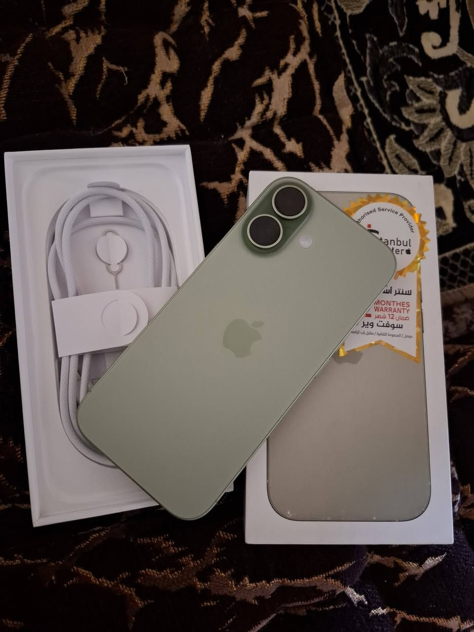 الجهاز للبيع
١٧ برو 
مشتغل شي قليل
رقم الهاتف :- ***********
