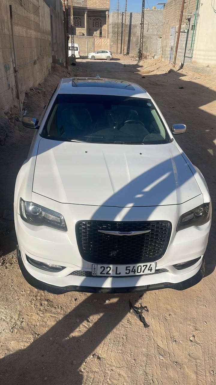 السياره c.   بنوراما كبيره .      ومعروفه المواصفات.  مكاني البصره.  السياره كلين تايتل.  وارد كندي 
.
.

.وايستفسار.       *********** فاو, البصرة
