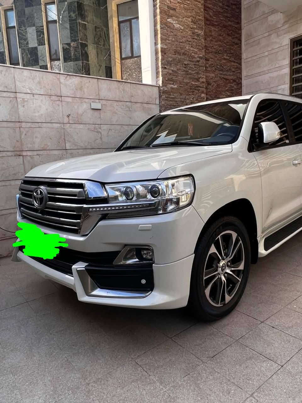 لاندكروز أبيض موديل 2020 وكاله ساز السياره ديزل كاز الكيلومتر ماشية 140 تقريبا
المواصفات.
فتحه سكف
ايرباك 8
باب جنطه كهرباء
4 كامرات
مري شفط
بصمه عدد 2
8 سلندر
شاشه
مانع انزلاق
ایکو
سبورت
دبل ماوس
لايت عالي ناصي
کشن السابق كهرباء
فدراليه
صيتيه
السياره كفاله من ضربه من صبغ
تدفه تبريد فول.
محرك كفاله كلشي كفاله عليها سيرفس تخم تایر جدید.
7 مقاعد
 رقم بغداد الجديد باسمي  رقمها حلو
اشاره حاجب
والباقي شوف العين بيها شخوط خفيفه. شرط تمشي 200 فوك ال 200 الشلعه فول. لا تبخير لا دخان اسود دهن كله تيوتا فلتر دهن فلتر کاز باتري جديد دسكات دسكات خلفي امامي جديد شركه.
مكان السياره بصره
***********

السعر. 6  شدات  وبيها مجال
الموشراي. رجاءآ رجاً لا يعلق ولا يتصل بدون حراجات ولا مشاطر ما يعجبك لا تعلق رجآ
