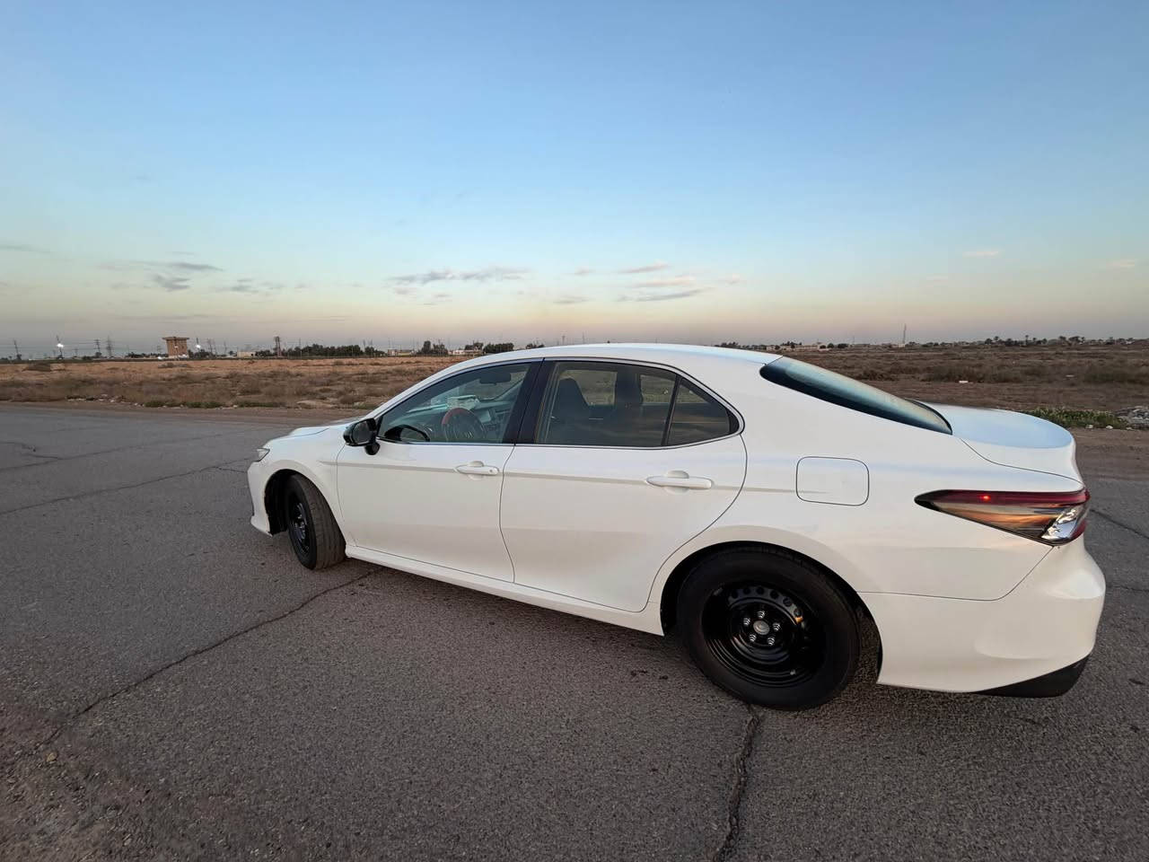 السلام عليكم سايره كامري2024Lx هايبرد تكسي دبي عدت صبغها هنا بغداد +تخم ياباني اصلي + بك لايت لد السياره نضيفة وعلى ايدي ب حاله ممتازه 
للاستفسارر اتصال على رقم***********
ممتواجد ب الفيس قليل
