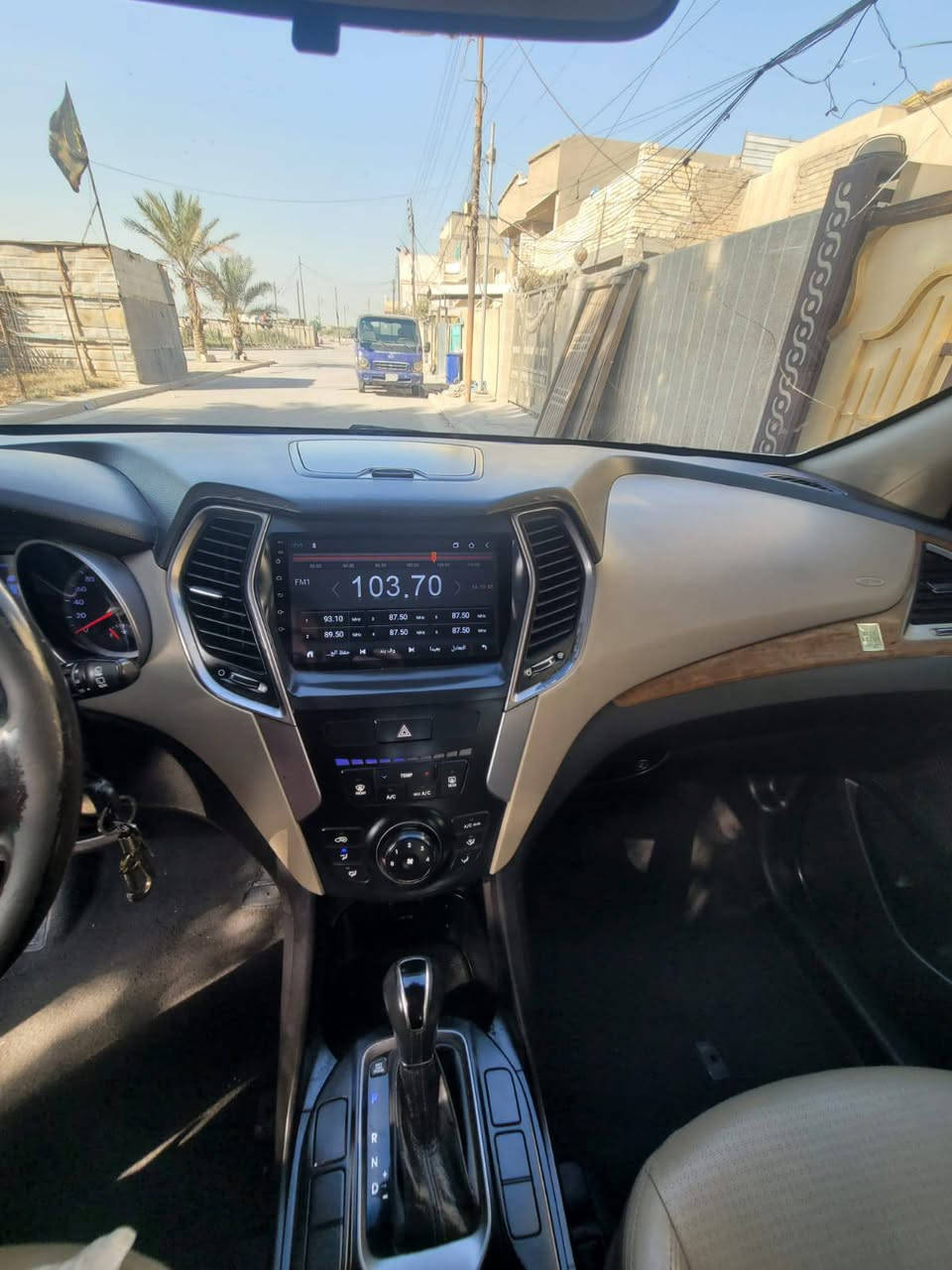 السلام عليكم للبيع فقط
سنتافيا 2015 خليجي رقم بغداد 
بسمي تحويل ثاني يوم 
السيارة مكفولة من الضربة والصبغ
محرك + كير مكفولات
4 سلندر  2400 دوش
7 راكب 
3 قطع تبريد 
مقاعد جلد  
شاشة كبيرة
تحكم ستيرن 
علمأ السيارة ماشية 140 كيلو 
السعر 160 وبيه مجال 
للاستفسار مكان السيارة بغداد/الدورة
***********
