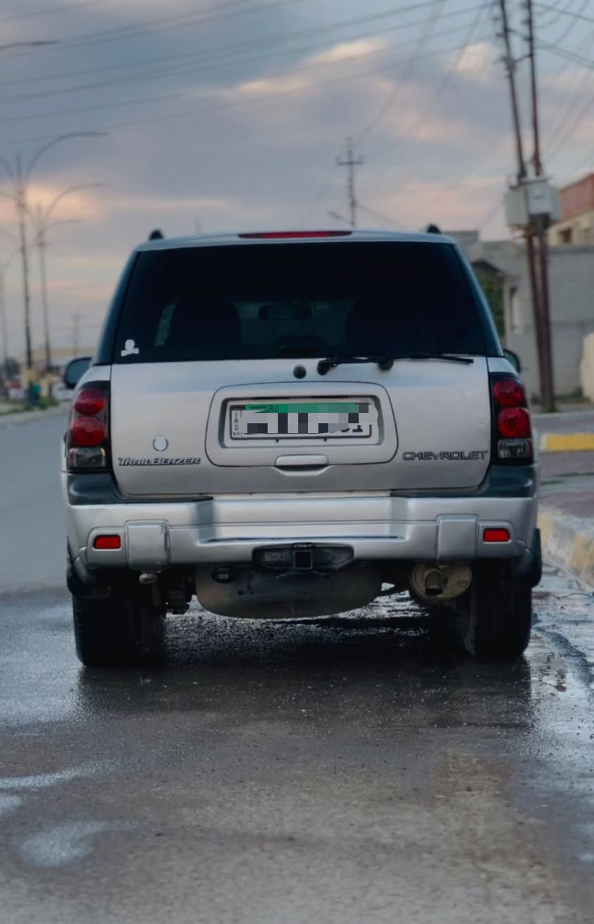 شوفرليت بلايزر 2004
رقم دهوك دولي 🇮🇶
محرك 6 سلندر
محرك بلادي گير بلادي شرط 
من دون أي ضرر أو أي حادث ،، سونار موجود
منظومة غاز كاملة 
السيارة نظيفة وكشخة للجناي
السعر 97 ورقة قفل 🔒 
المكان : صلاح الدين - الشرقاط 
وقم الهاتف ***********
