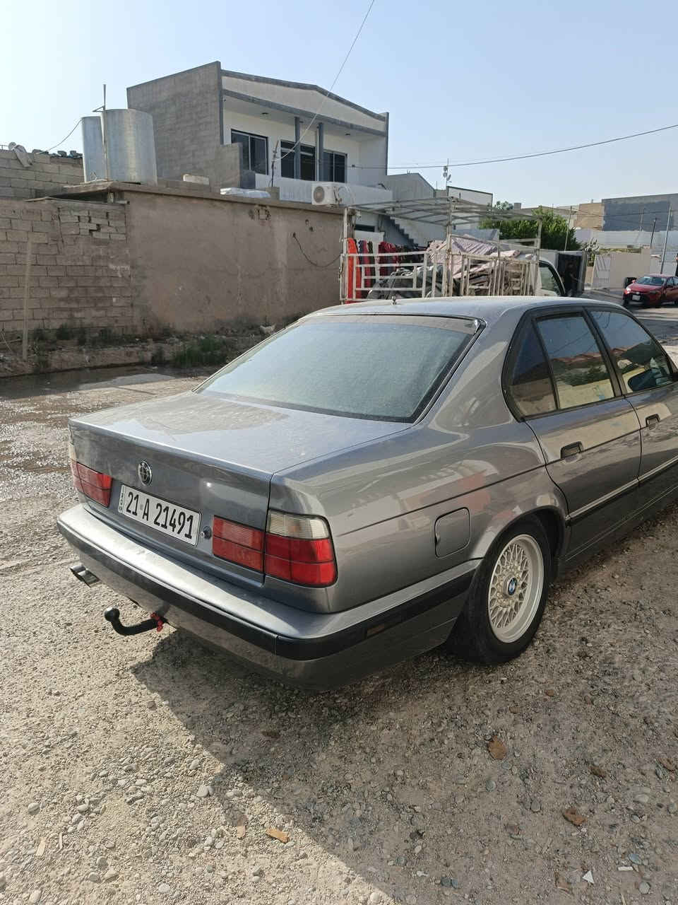 BMW 1992موديل
سه نه وي تازه تا 2030
سلايت نيه 
جام كارباي 
تبريد 
ناو جلد ناو رساسي 
تايه ويل تازه 
525توماتيك 
كيري توزي تواو نيه 
همو كياني به شرت 
زماره موبايل ***********
واتساب *********** 
نرخ 70كه لا
