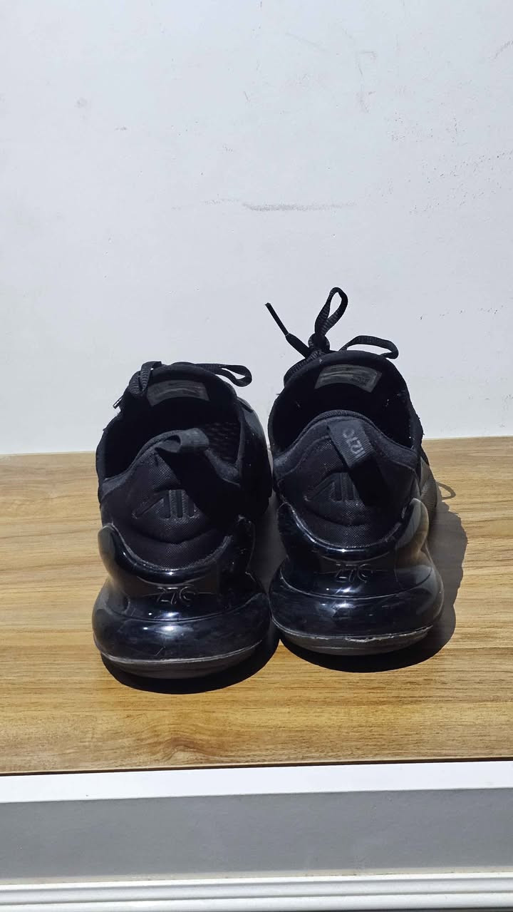 Nike air 270 c orginal 
Size44
Cm 28
نایکی ئایەری ٢٧٠ س 
قیاس٤٤
٢٨سم
کەم بەکارهاتوو وەک لۆک وایە السليمانية, العراق


**إذا كنت صاحب هذا الإعلان وتريد حذفه لأي سبب، رجاءا أرسل رسالة إلى الدعم الفني**