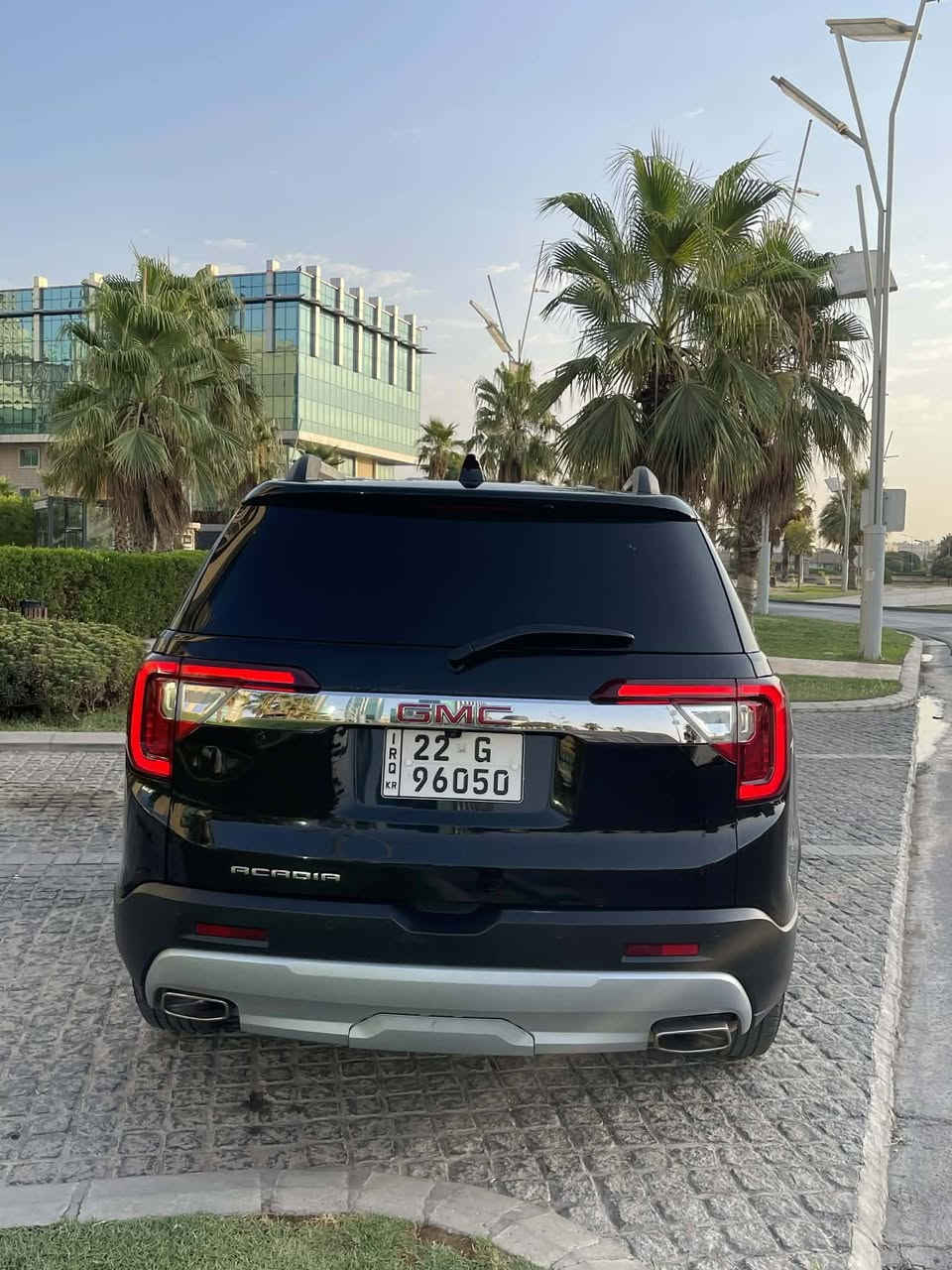 السلام عليكم ورحمة الله وبركاته جمسي اكاديا موديل2023 ماشيه 68 كم محركها 2.0T مواصفات السياره SLT شاشه وكامره وكشنات جلد وكهرباء السياره سبعه راكب ٣ قطع تبريد صندوق كهرباء تشغيل عن بعد وبصمه وبيها ترحيب السياره بأسمي ورقمها اربيل مكانها اربيل السياره حادثها ٣ قطع فقط السعر 200وبيها مجال  رقمي ***********.     ***********
