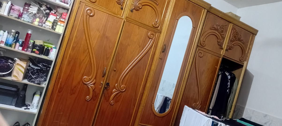 غراض للبيع كنتور صاج داخل خارج ٦ باب فاترينه جام الاتصال على الرقم اني مكلفه 
***********
