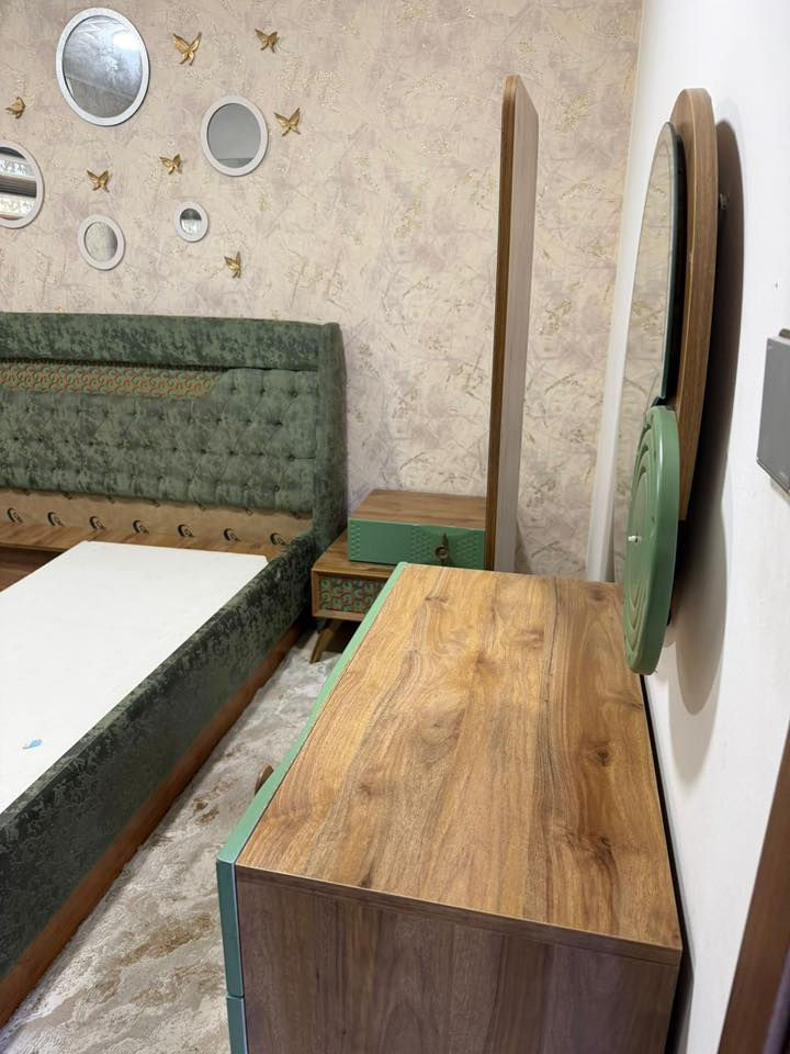 السلام عليكم غراض شقه للبيع كاونتر عدا الاجهزه غرفه طفل وغرفه نوم مع تخم  الغراض نضيفه 
***********
