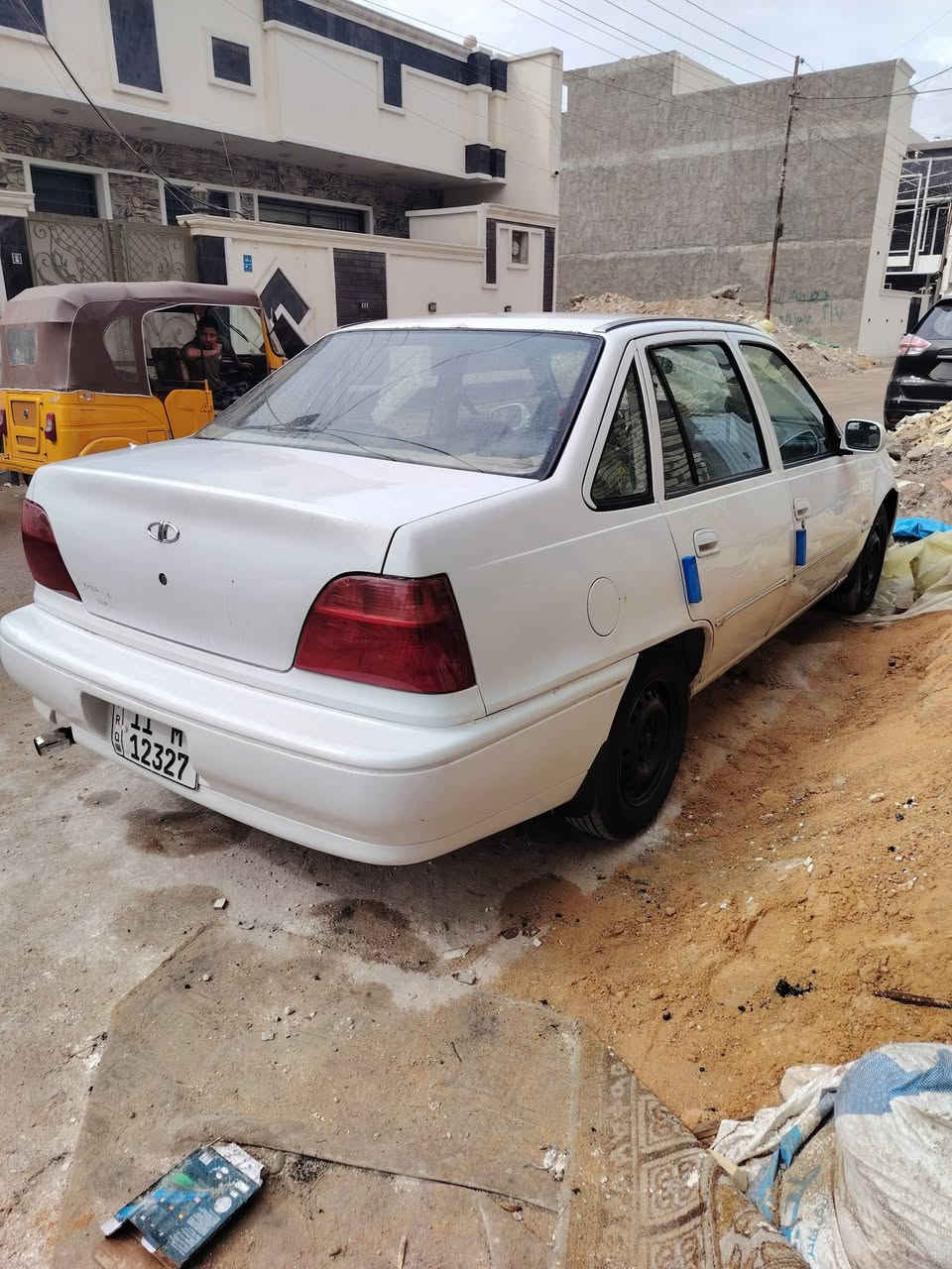 سلام عليكم
دايو سلو موديل 1996
سياره جديده
تخم تاير جديد 
صدر امامي وخلفي جديد 
كير ومكينه جدد 
كهربائيات كله شغاله 
تبريد شرط ابيع شغال نقص قايش
دوشمه عامه وسفريات  
مكلف بالنشر الاستفسار رقم الهاتف ***********
