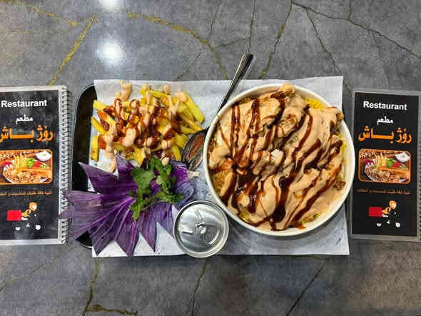 السلام عليكم
فطائر بيتزا لحم بعجين شاورما سوري صفيحة صار موجود  أربيل بحي عسكري
ودليفري موجود قسم خاص لعائلات والاسعار مناسبه جدا للطلب ع واتساب او فايبر ***********
***********
