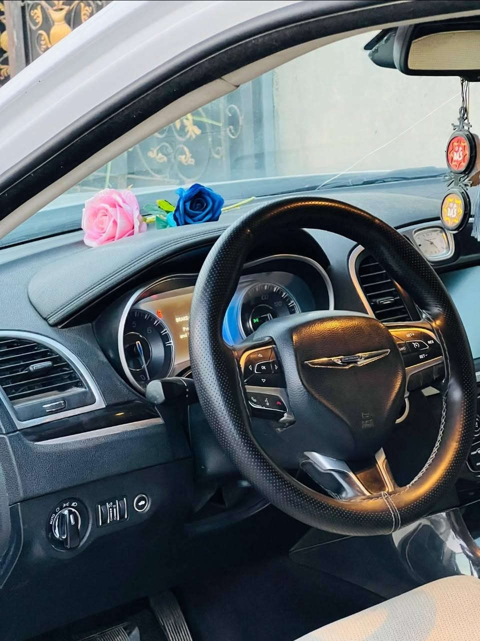 السلام عليكم..
الشايب للبيع كرايسلر اوباما 2015 أصل رقم بغداد جديد مكينه وكير كفاله حداديه جديده اكسل وكاردن كله تمام منضومه زنون شمسي تخم تاير ستوه مشدود سياره جاهزه كلش تدفئه وتبريد بيها طخه خفيفه من امريكا بقبق جنطه فقط الباقي كله مكفول بجم كبس  شرط سونار سعر 217$ مكانها بابل الهاشميه للاتصال..***********
