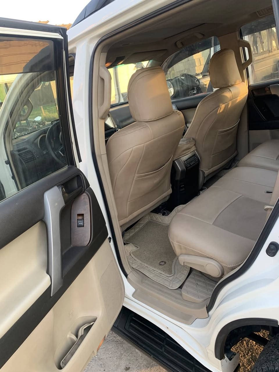 ابرادو ميديل 12 فول موصفات سيارة نضيفة ومكفوله كفاله عامه مكان السيارة بغداد الامين الثانيه للاستفسار اتصال على هذا الرقم ***********
