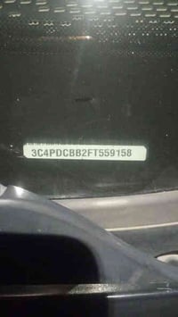 دوج جيروني 2018السلام عليكم  دوج جيرني ٢٠١٥ سبعة راكب  ماشية ١٣٣الف كي...