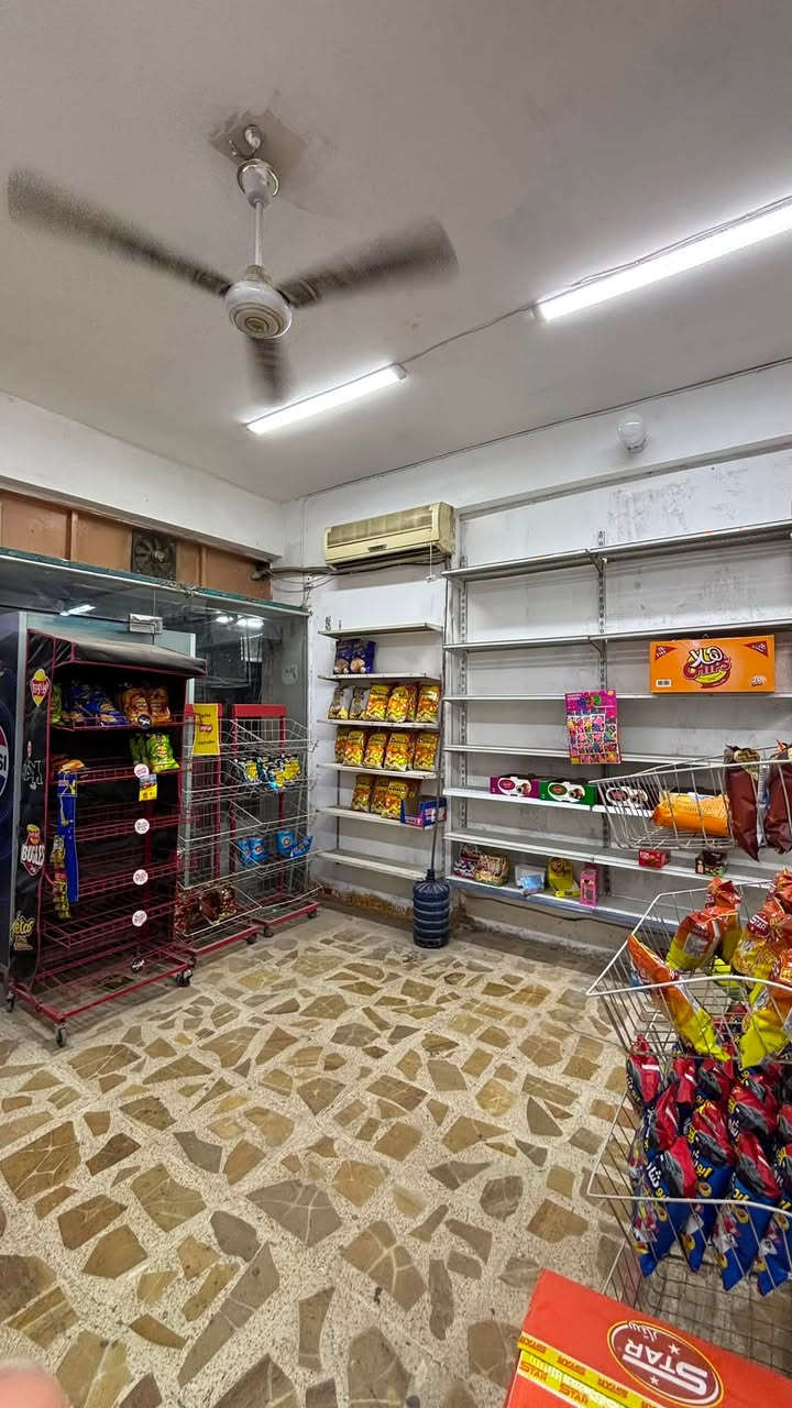 اسواق الساعه للبيع حي الموضفين المساحه 5*11
***********للتواصل
***********للتواصل

٦ برادات عموديه +٤ برادات عموديه للشركه

٥ برادات افقيه 

٢ سبلت

٤ عارضات جبس

ميز كاشير

و رفوف الموجودات + موجود عندي بعد رفوف 

و الجام خان

السعر 11 مليون و بي مجال (مع هديه سفينتين)

