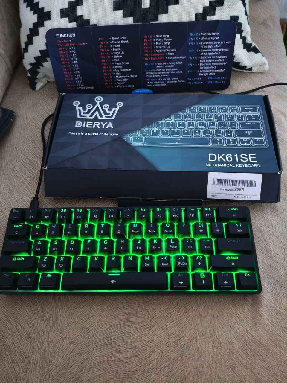 كيبورد الميكانيكية Dierya DK61SE
لوحة مفاتيح صغيرة مدمجة للغاية بنسبة 60%
تتميز بـ 61 مفتاحًا ومضادة للظلال (anti-ghosting).
تحتوي على إضاءة خلفية LED.
تتصل عبر كابل USB-C 
السعر 25 الف 
متوفر توصيل لكافة المحافظات


**إذا كنت صاحب هذا الإعلان وتريد حذفه لأي سبب، رجاءا أرسل رسالة إلى الدعم الفني**