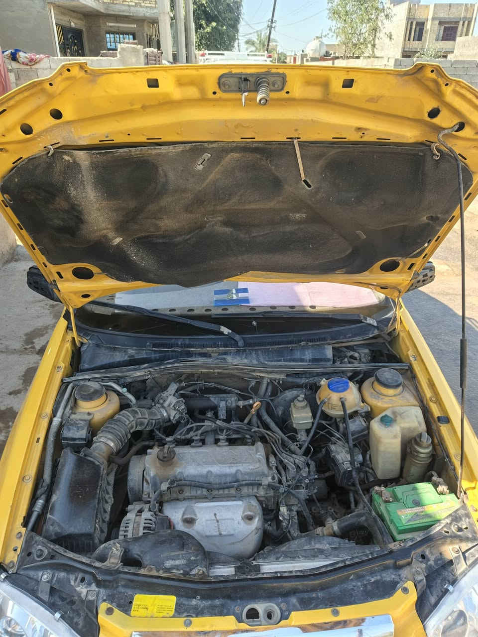 اسلام عليكم ورحمة اللة وبركاتة شيري اكوين موديل 2013 محرك مدون تبخير ابلادي بس كل شهر وينقص السيارة مكفولة عن اظرب ول لتبديل ماعدة بارد بيها وبيها طخات بصيطة اسعر 35 وبيها مجال  المعجبة سعر لى علق رحمة اللة والديكم سوك كلشي بي مكان سيارة مدائن جسر ديالى جديد الكريولية ***********
