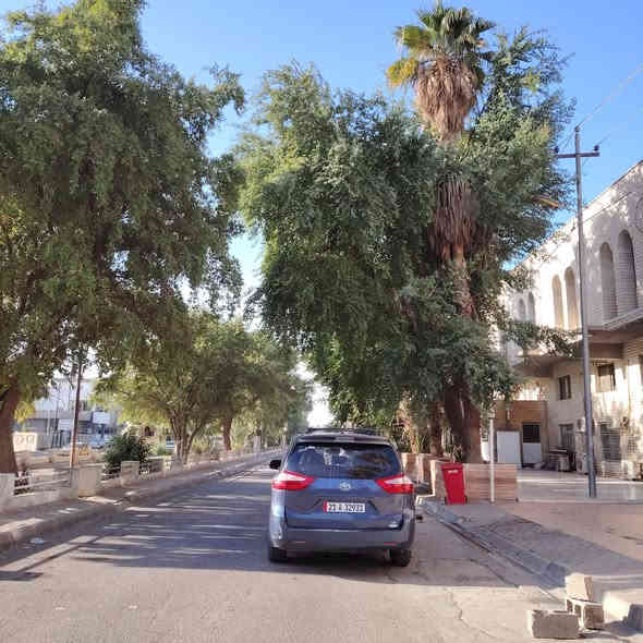 السلام عليكم
للبيع تويوتا سينا اجرة 2016 رقم سليمانية جديد حادث قطعتين بونيد بس صبغ وجامرلغ مبدل جهة سايق  وبيها لحيم ب شاصي محرك شرط وكير بي صفنة السيارة احلة من الصور السعر 175 وبيها مجال بسيط *********** للاستفسار اتصل
