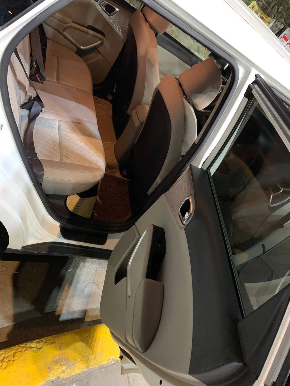 كيا صول ابيض 2023 ماشيه 12 ميل فقط
كيا صول موديل ٢٠٢٣ للبيع 

الون ابيض ، ماشيه 12 الف ميل فقط،

وراد امريكي مصلح وكامل اني صلحتها بايدي بدون اي نقص، حادث بنيد وجاملغ ، مبدلات وتصليح بلادي درجة اولى ، الراديترات بلاديات مالتها ، ملاحظه بيها تعديل بسيط في الشاصي الايمن اقل من شبر ما مأثر عليها ابد

السياره بدون رقم ... مكمركه وكامله من كل النواحي المنفيس باسمنه تريد انت ترقمها تريد اني ارقمها الك وبعدين احولها باسمك تستلم جاهز بكيفك بالي يعجبك

مواصفات

شاشه ابل كار بلي واندرويد اوتو

كامره 

رادار امامي خلفي 

تحديد مسار 

قيادة ذاتيه 

داخل جلد ابيض 

شاشه ديجتل 

وبقيه مواصفات الصول المعروفه 

المكان بغداد حي اور قرب فلكة صباح الخياط 

السعر المطلوب 135 ورقه بدون رقم وبيها مجال بسيط

صور الحادث بالمنشور

رقم الهاتف 

***********

***********
