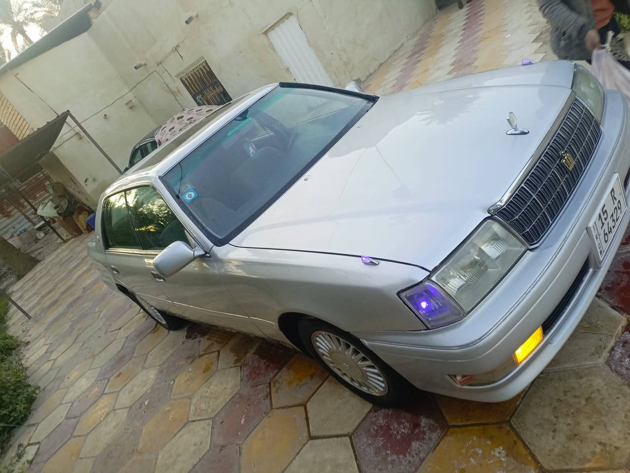 سلام عليكم راس ثور موديل 96رقم انبار سنويه 28مداور ثاني يوم مشروع وطني سياره كصه قماره فقط سياره فتحه تبريد حداديه تخم تاير كله جديد جاهزه السعر 77وبيه مجال حك الجيه ***********
