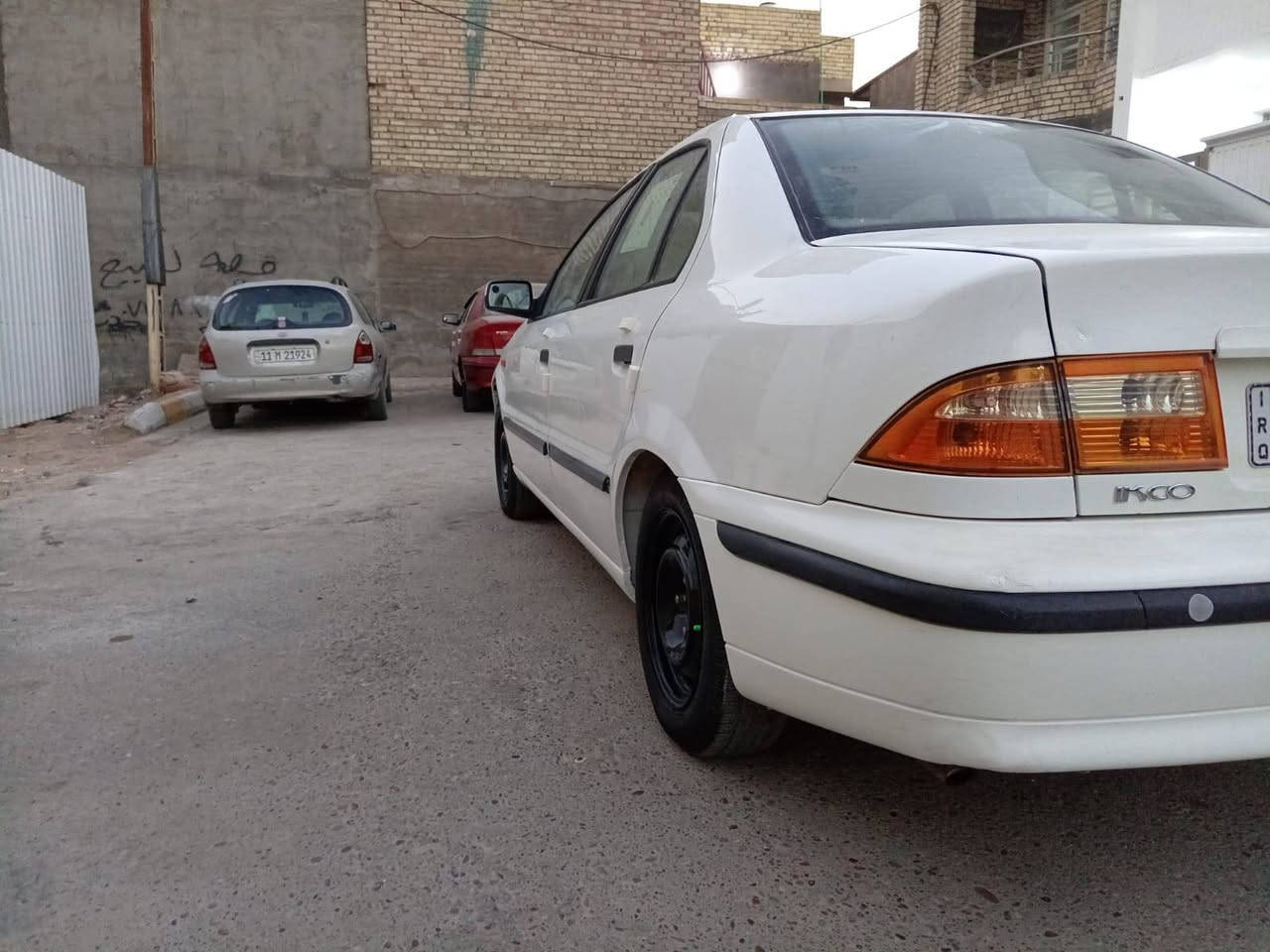 السلام عليكم شباب للبيع سمند خصوصي موديل ٢٠١٣ كرستال اصل رقم بغداد انكليزي باسمي سياره نضيفه جدا بدون حادث وبدون تبديل وبدون صبغ فقط هلال جاملغ أمامي الأيمن والباقي بلادي مكينه وكير جديد تخم تاير جديد صدر أمامي خلفي جديد تبريد شغال بدون نقوصات السعر المطلوب ٦٠  وبي مجال الرقم *********** المكان بغداد
