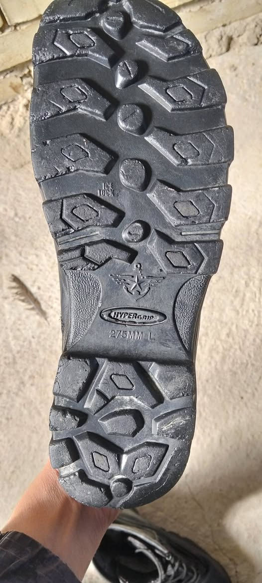 سلام عليكم بصطال بالة باكستاني طبي امبطن  خفيف الوزن يلبس 43 /44 السعر 60 وبي مجال بسيط الستفسار *********** 🌹🫀
