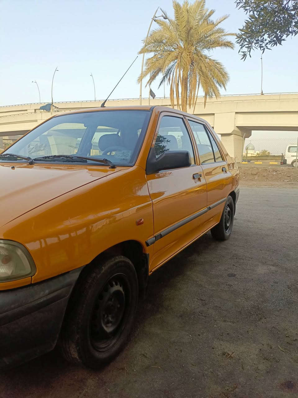 سايبةموديل ٢٠١٨سيارة من الشركة باسمي  بيها طخة بلجاملق الخلفي كما موضح في الصورة  السعر ٤٤ وبيها مجال
الرقم الهاتف  ***********
