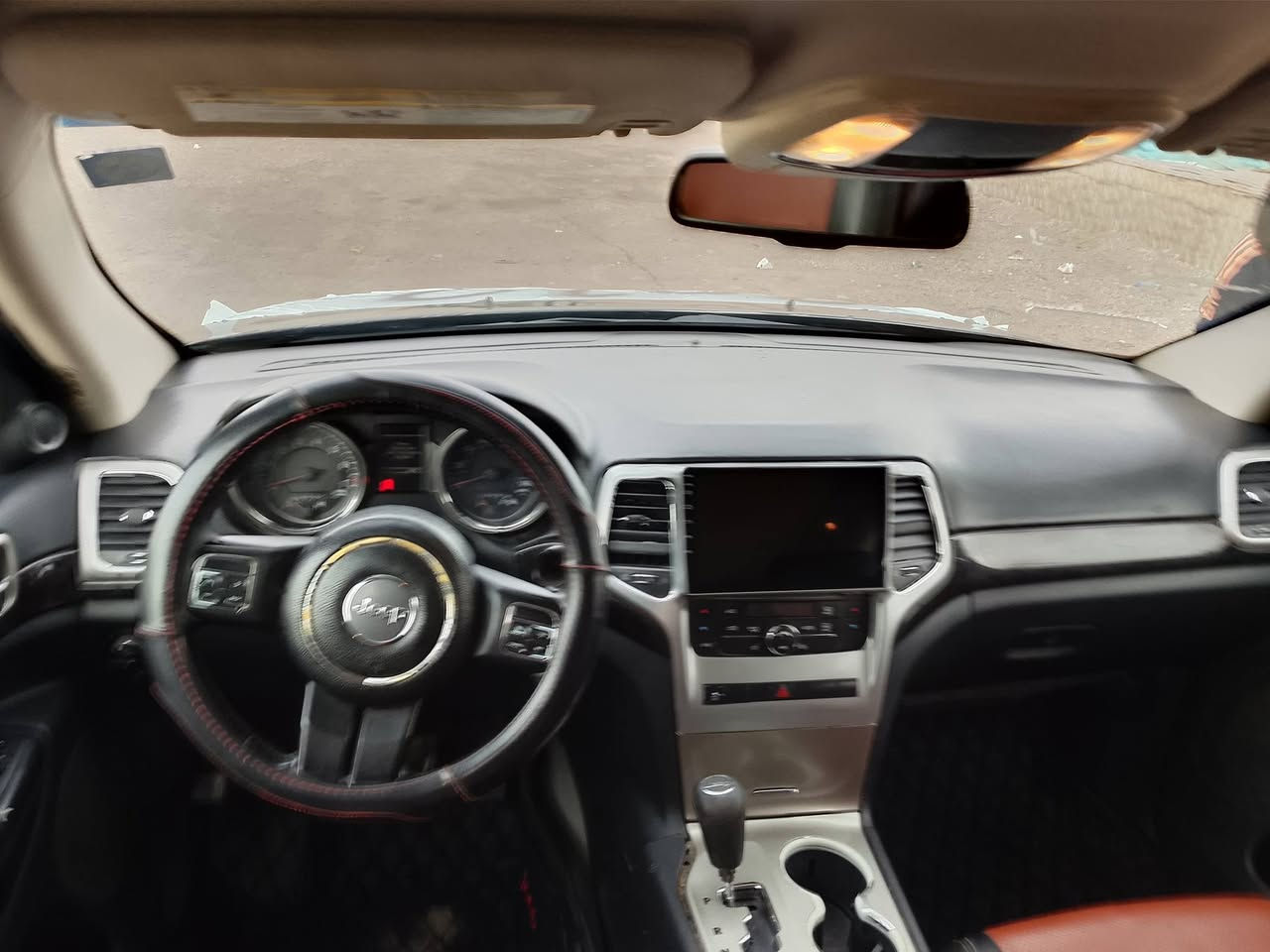 سلام عليكم البيع جيب لاريدو موديل 2012 بيه قطعتين صبغ جاملغ وبنيد ولباقي كفاله مكين 3600 مكين وكير وحدايه بلكاورتن كل كفال سيار جاهز مابي نقص برغي مكاني بابل سعر 138 وبيه مجال الشراي ***********
