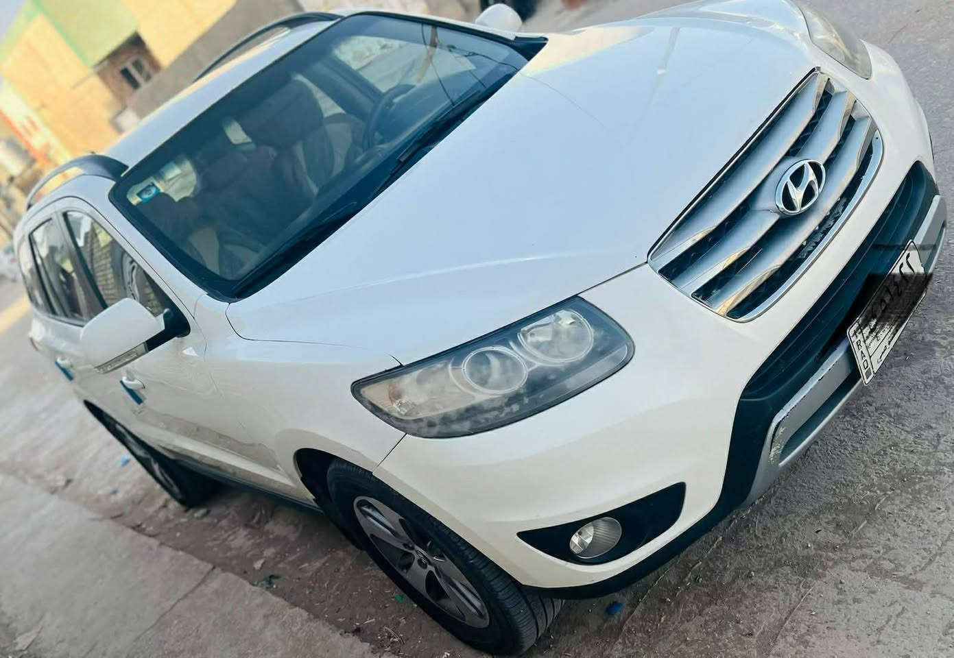 سنتافيه 2012 خليجي
كفاااالة عااااامة
رقم بغداد تحويل ثاني يوم
عدادالمسافة 120 كم
سونار مرفق
شرط كفاله  لاضربه ولا تبديل ولا صبغ
7 راكب 
مكينة 6 سلندر 3500
3 قطع تبريد
ويل 18
مكينة وكير شرط ما مفتوحات ولا تبخير ولا صوت
تبريد ثلج
تخم تاير جديد شاده
كشن كهرباء 
داخل بيجي 
شاشة
كاميرا دوارة
تحكمات استيرن كامل 
فورويل دفع رباعي 4x4 

 السعر 158 وبيه مجال بسيط
***********
***********
